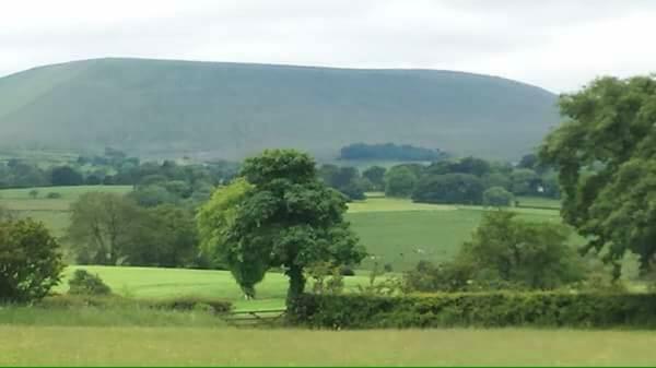 Delightful 3 Bedroom Holiday Home With Balcony Overlooking Fields And A Stream Gisburn Exterior foto